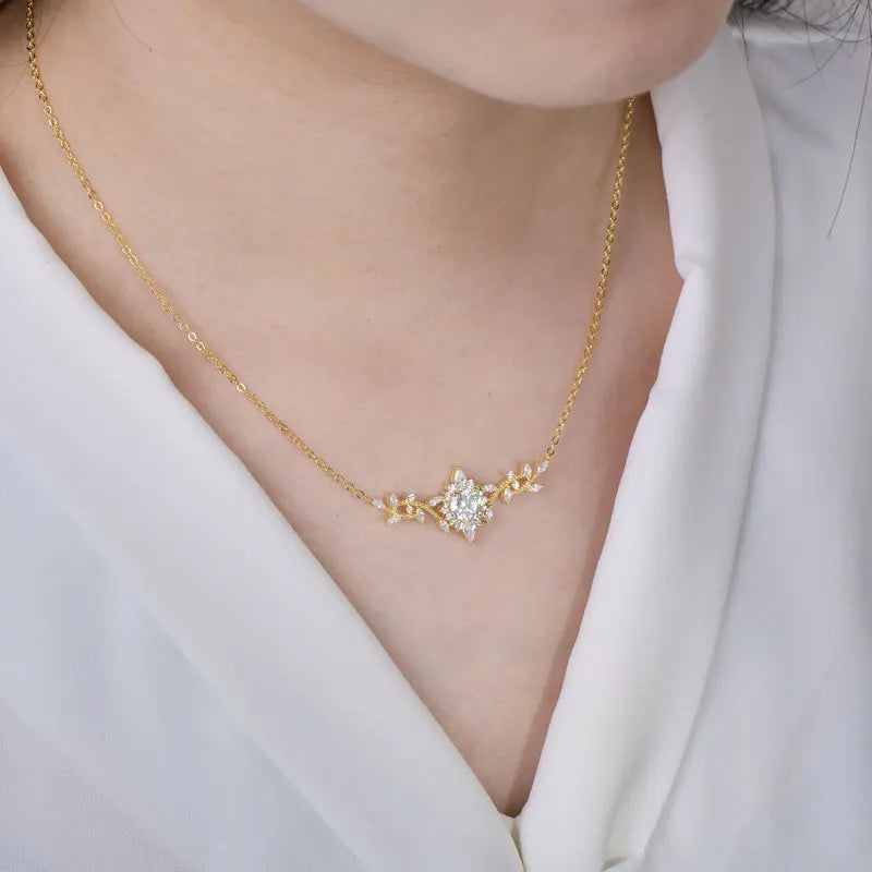 Collar Colgante de Moissanita Flor Hoja en Oro 14K