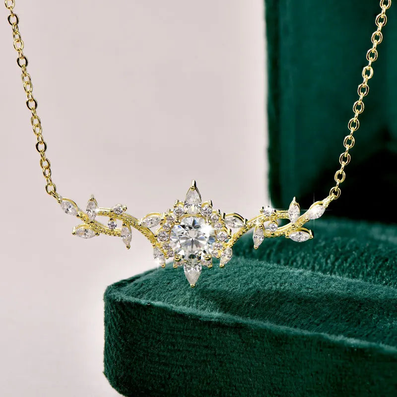 Collar Colgante de Moissanita Flor Hoja en Oro 14K